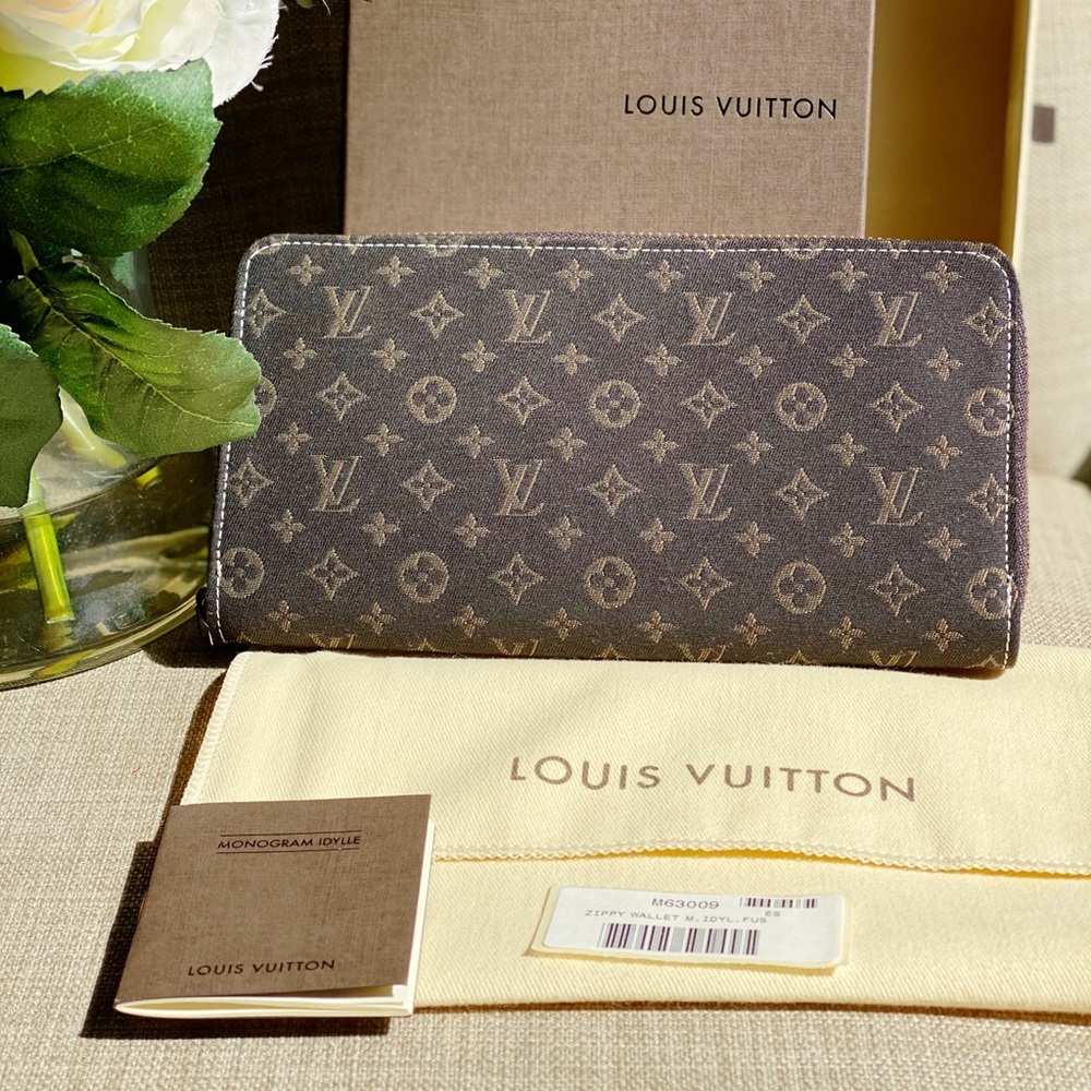 •••SOLD•••Louis Vuitton Zippy Monogram Idylle Wallet